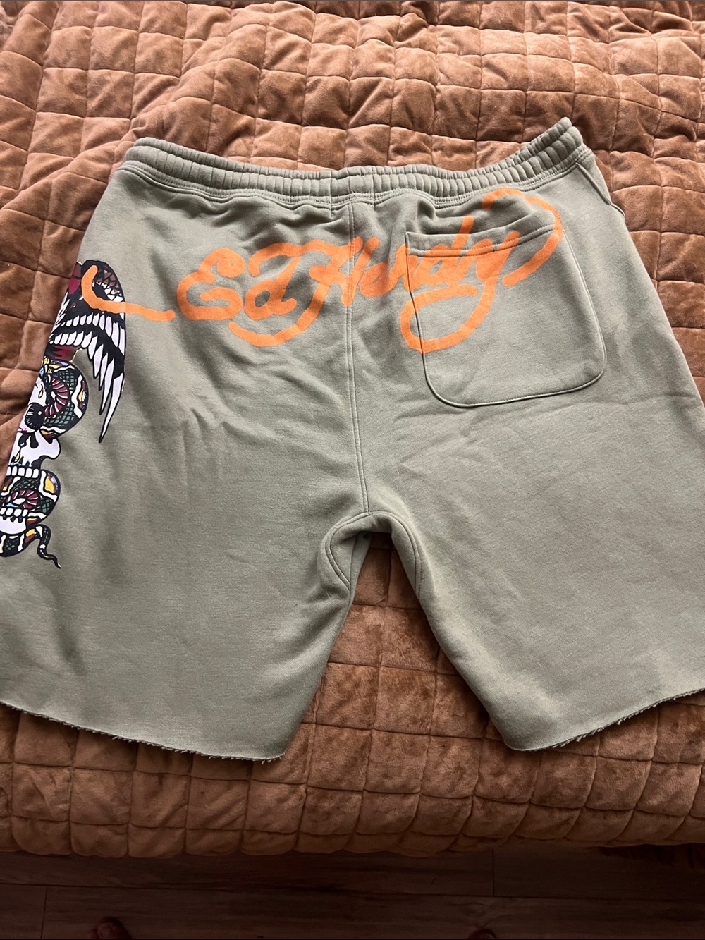 🔥ED HARDY ARMY GREEN PREMIUM SWEAT SHORTS LIKE NEW!!